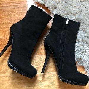 Black Colin Stuart Heels - Size 9
